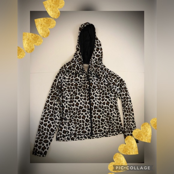 (2)Lulu Cheetah jacket - Picture 1 of 3